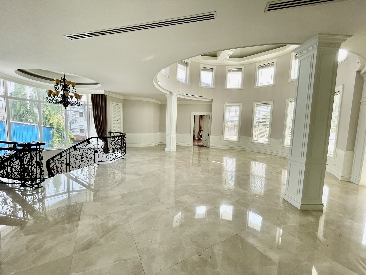 Luxury House for Rent-Soi Ladprao 35 Bangkok