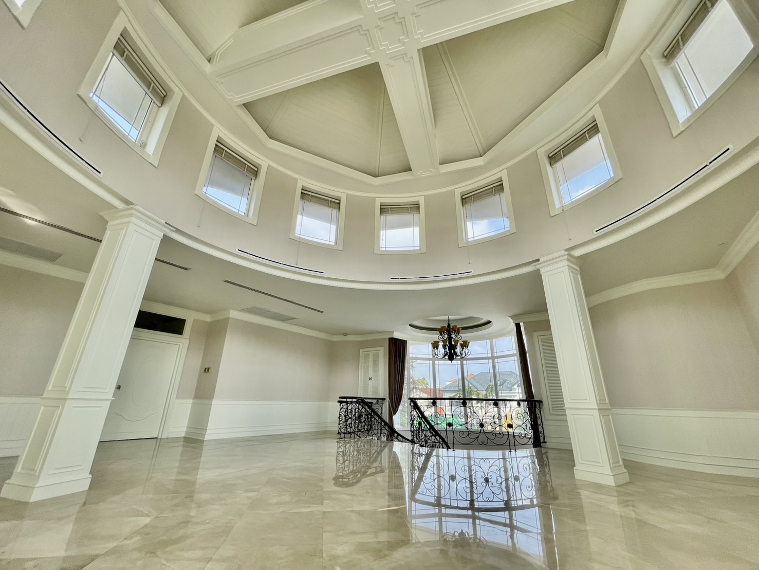 Luxury House for Rent-Soi Ladprao 35 Bangkok
