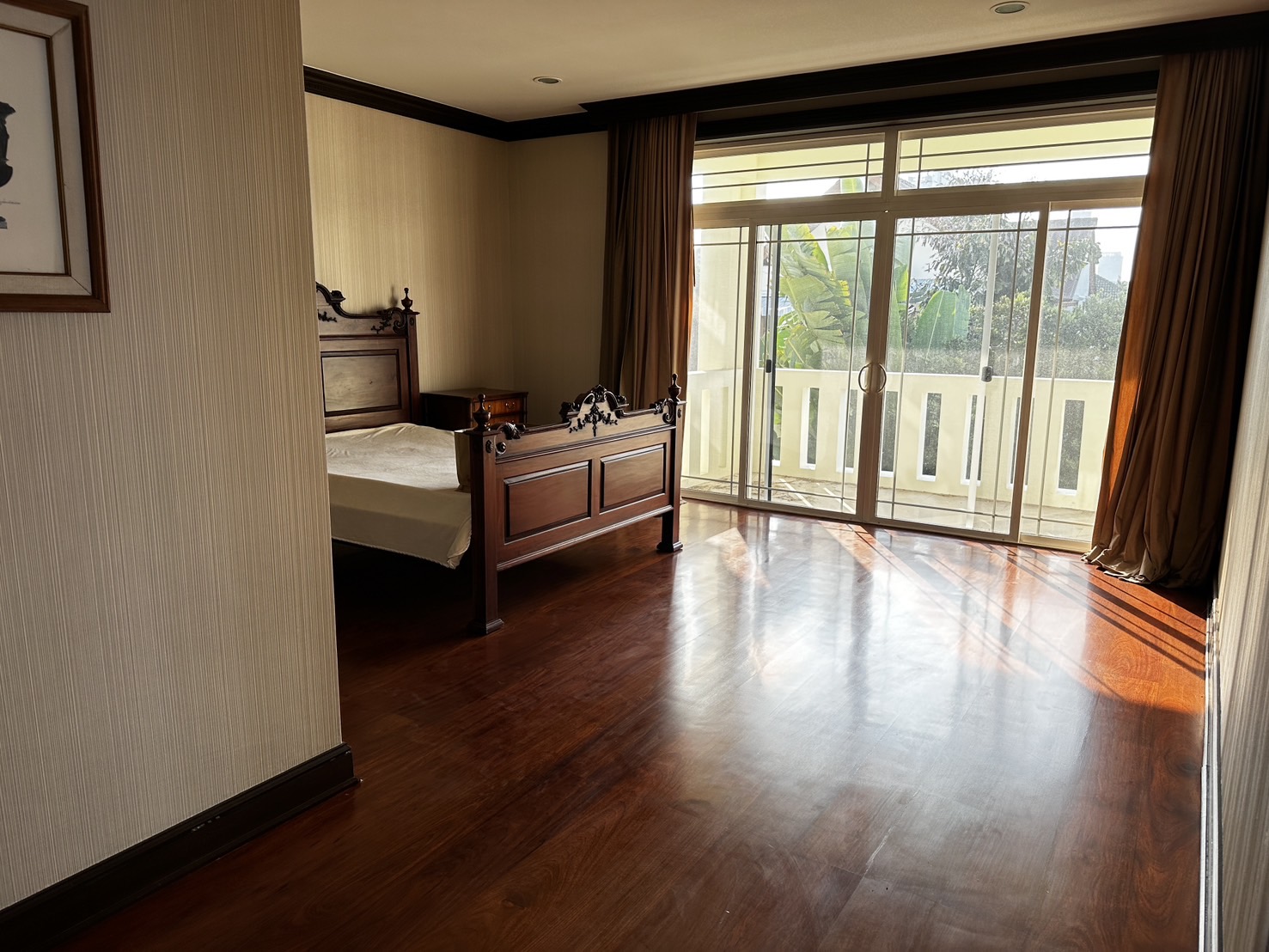 Luxury House for Rent-Soi Ladprao 35 Bangkok