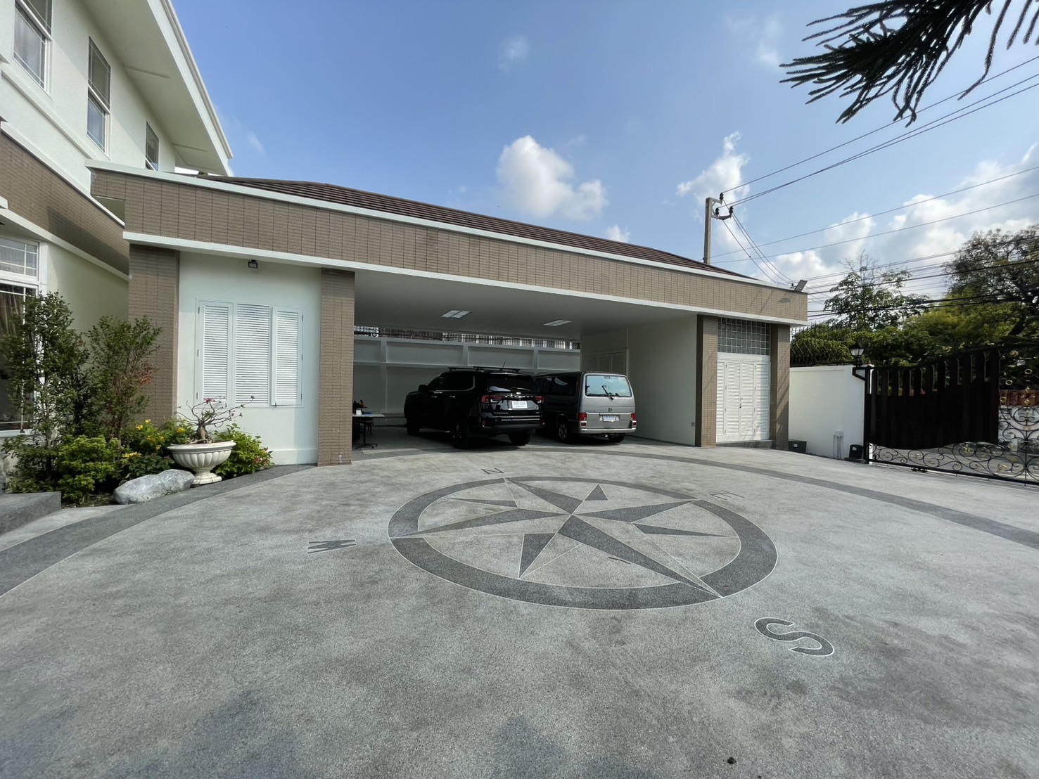 Luxury House for Rent-Soi Ladprao 35 Bangkok